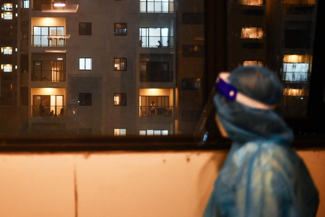 Tam tu cua F0 o TP.HCM chua duoc ra duong hinh anh