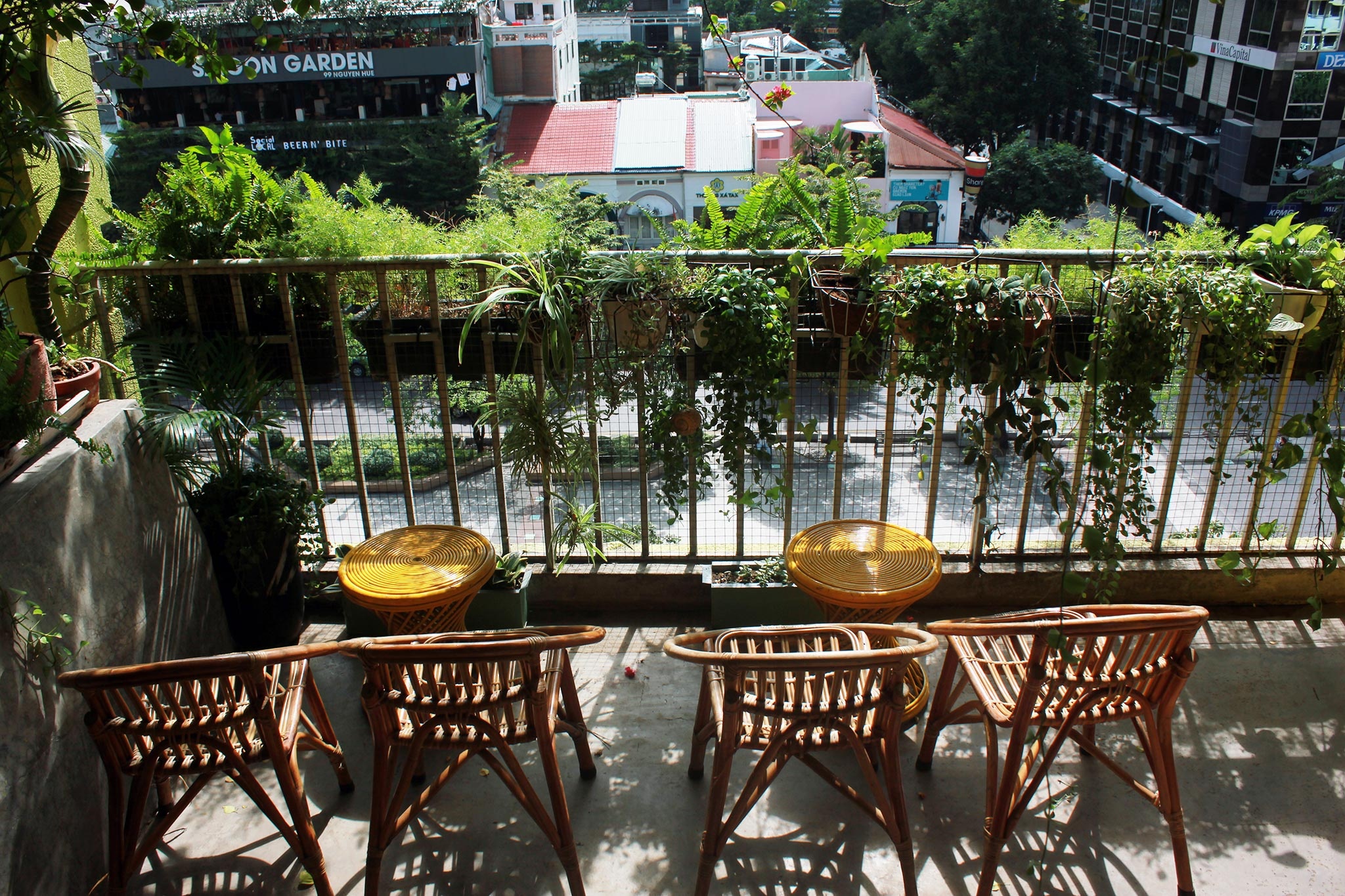 chung cu ca phe pho di bo Nguyen Hue anh 14