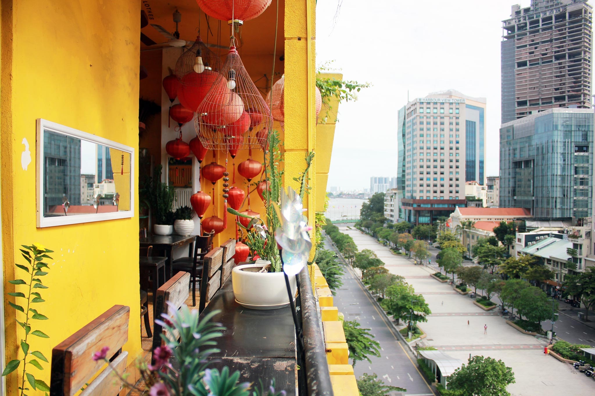 chung cu ca phe pho di bo Nguyen Hue anh 11