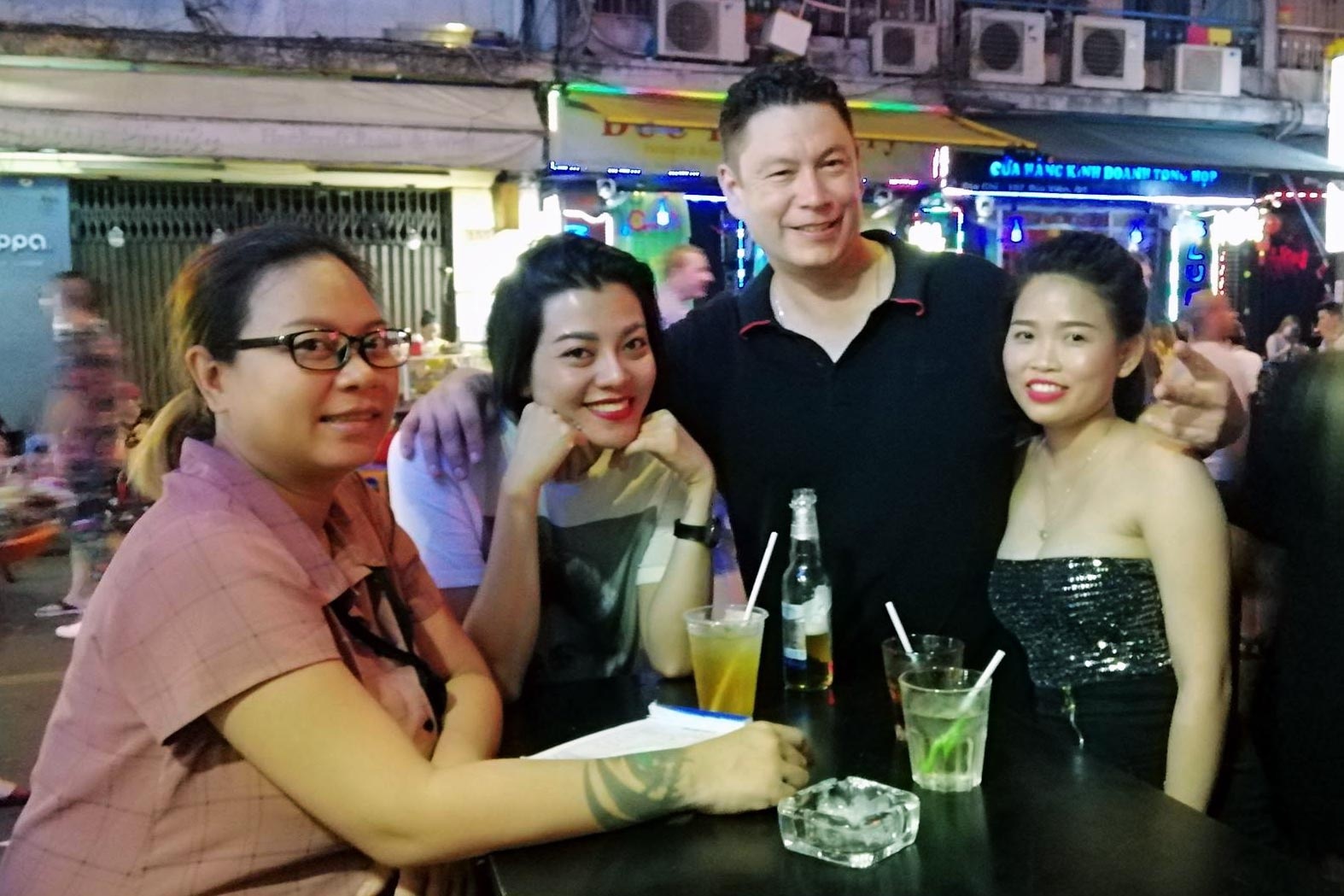 trải nghiệm sống ở TPHCM của người nước ngoài ảnh 3 trai nghiem song o TPHCM cua nguoi nuoc ngoai anh 3