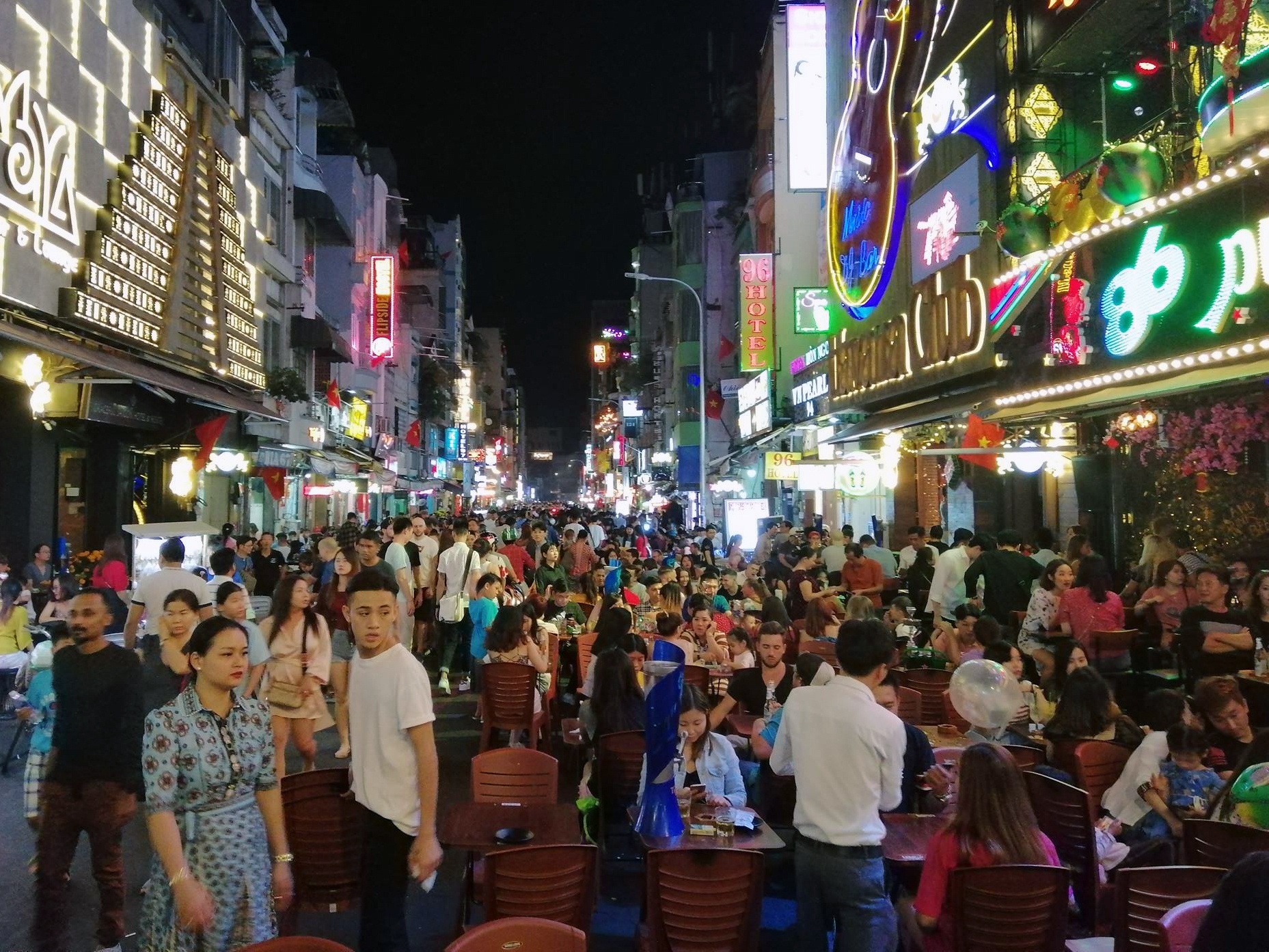 trải nghiệm sống ở TPHCM của người nước ngoài ảnh 6 trai nghiem song o TPHCM cua nguoi nuoc ngoai anh 6