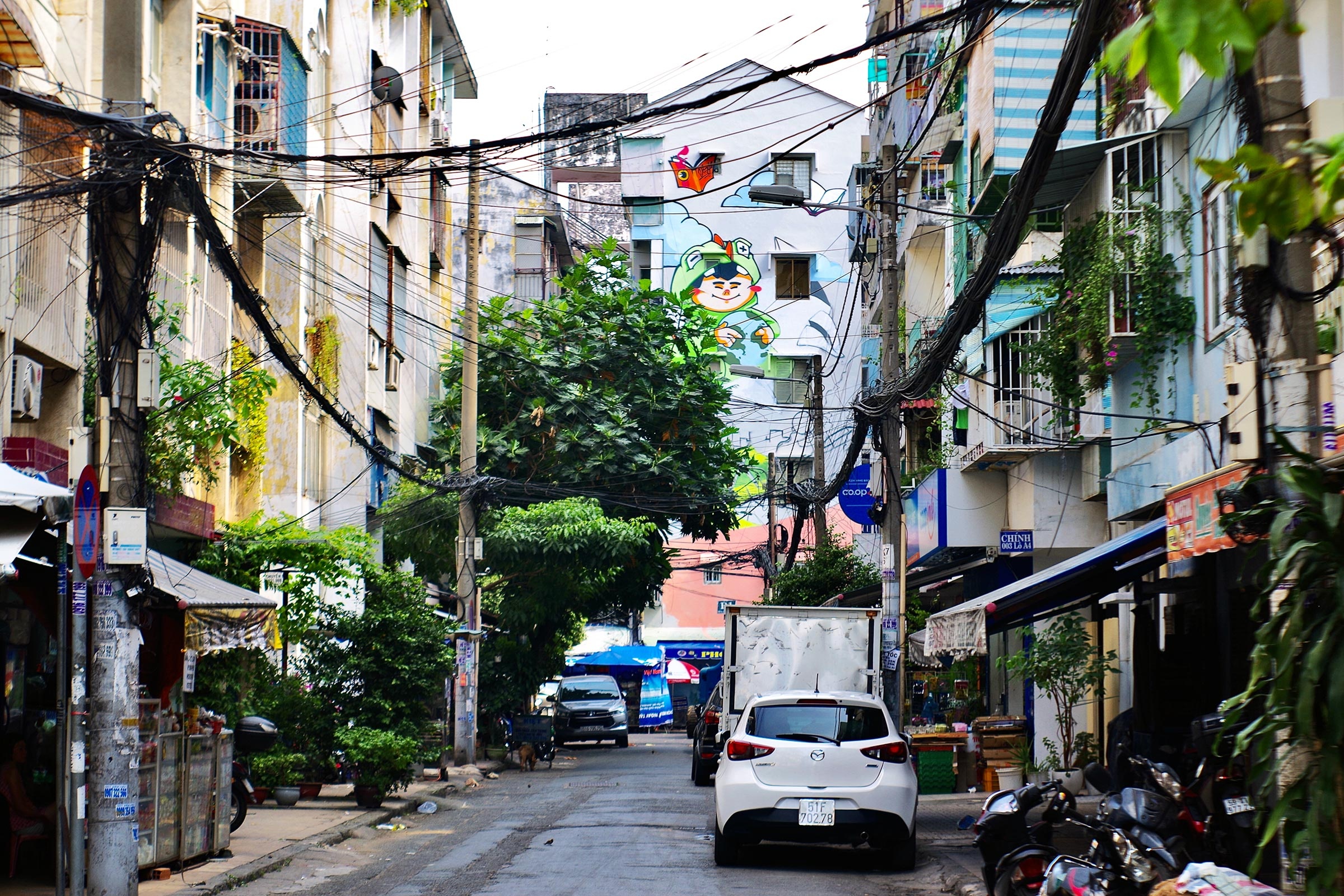 Tranh tuong o chung cu cu quan 1 anh 1