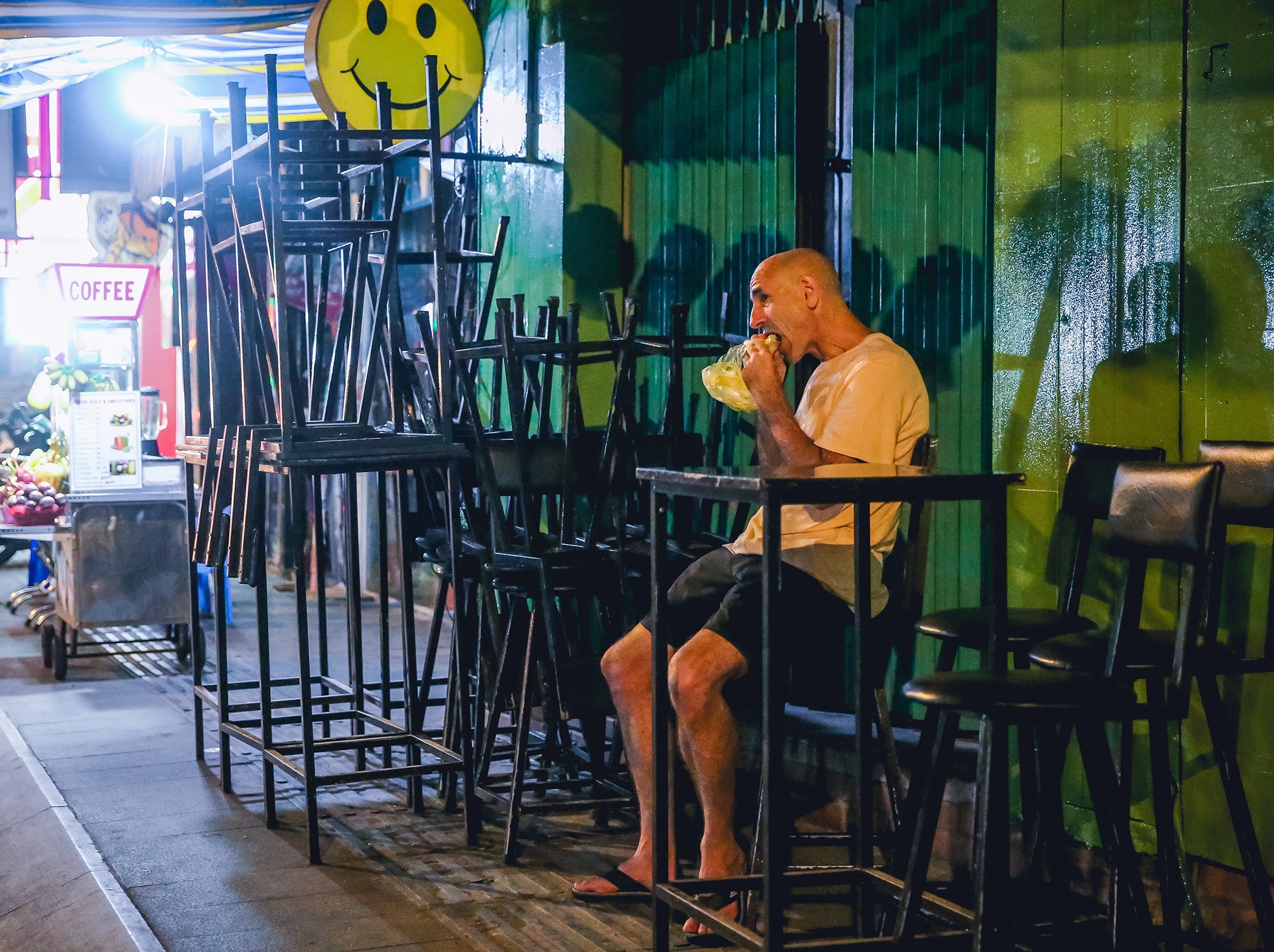 nguoi nuoc ngoai o TP.HCM di qua dai dich 2021 anh 5