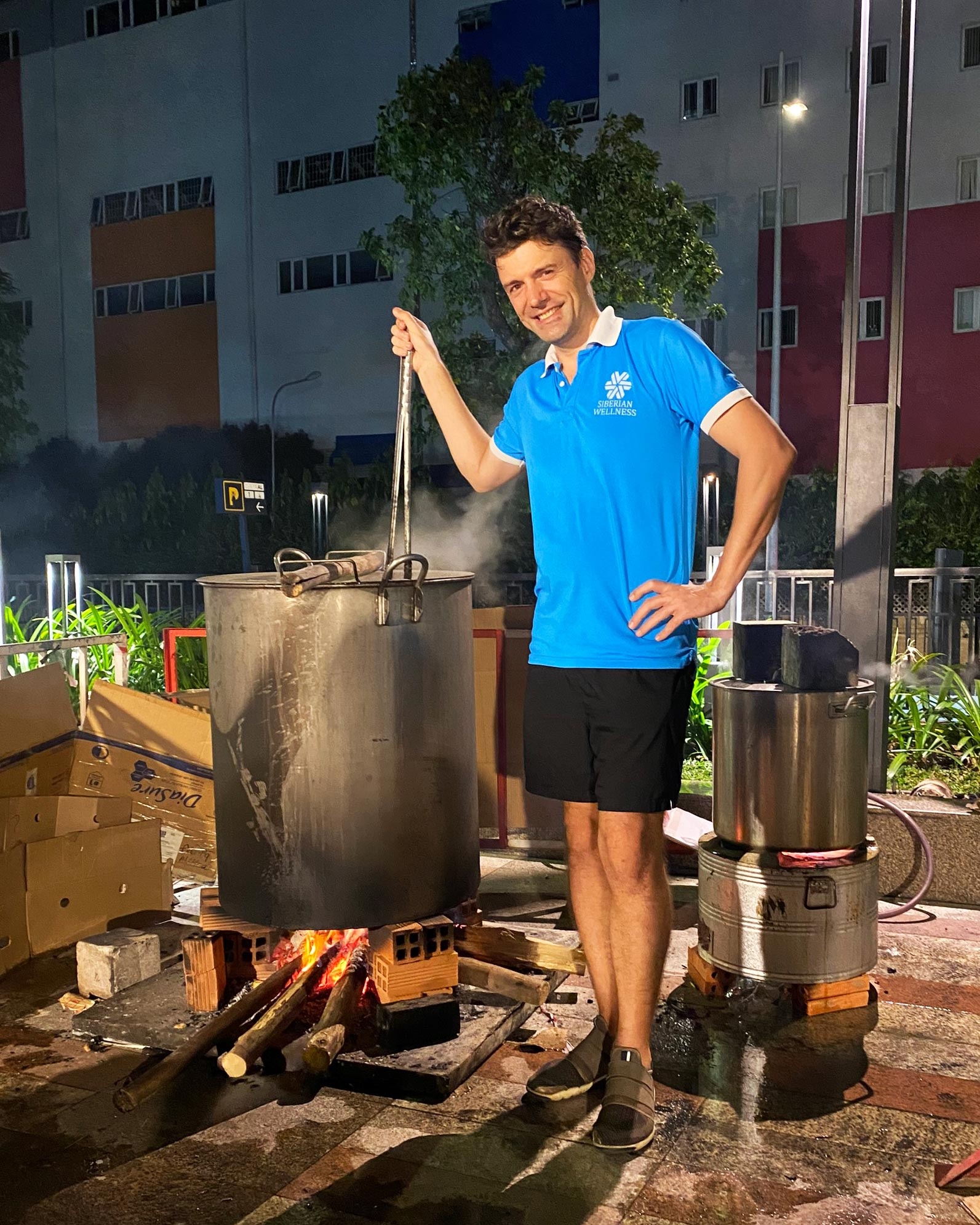 nguoi nuoc ngoai don Tet o TP.HCM anh 2