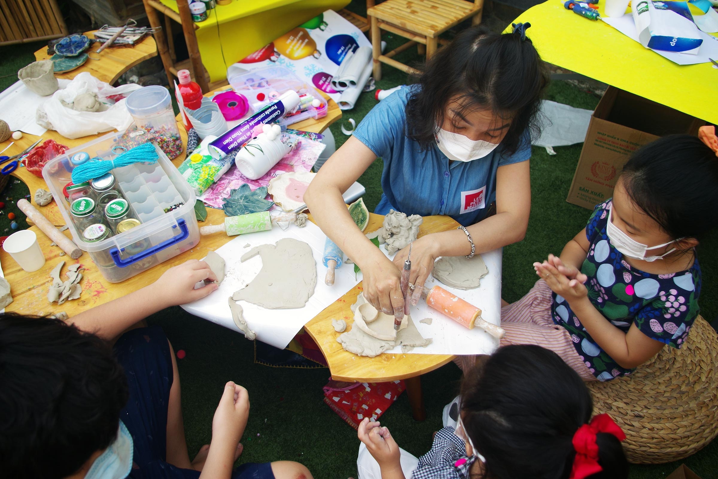 hoi trai Tet cho tre em o Thao Dien anh 10