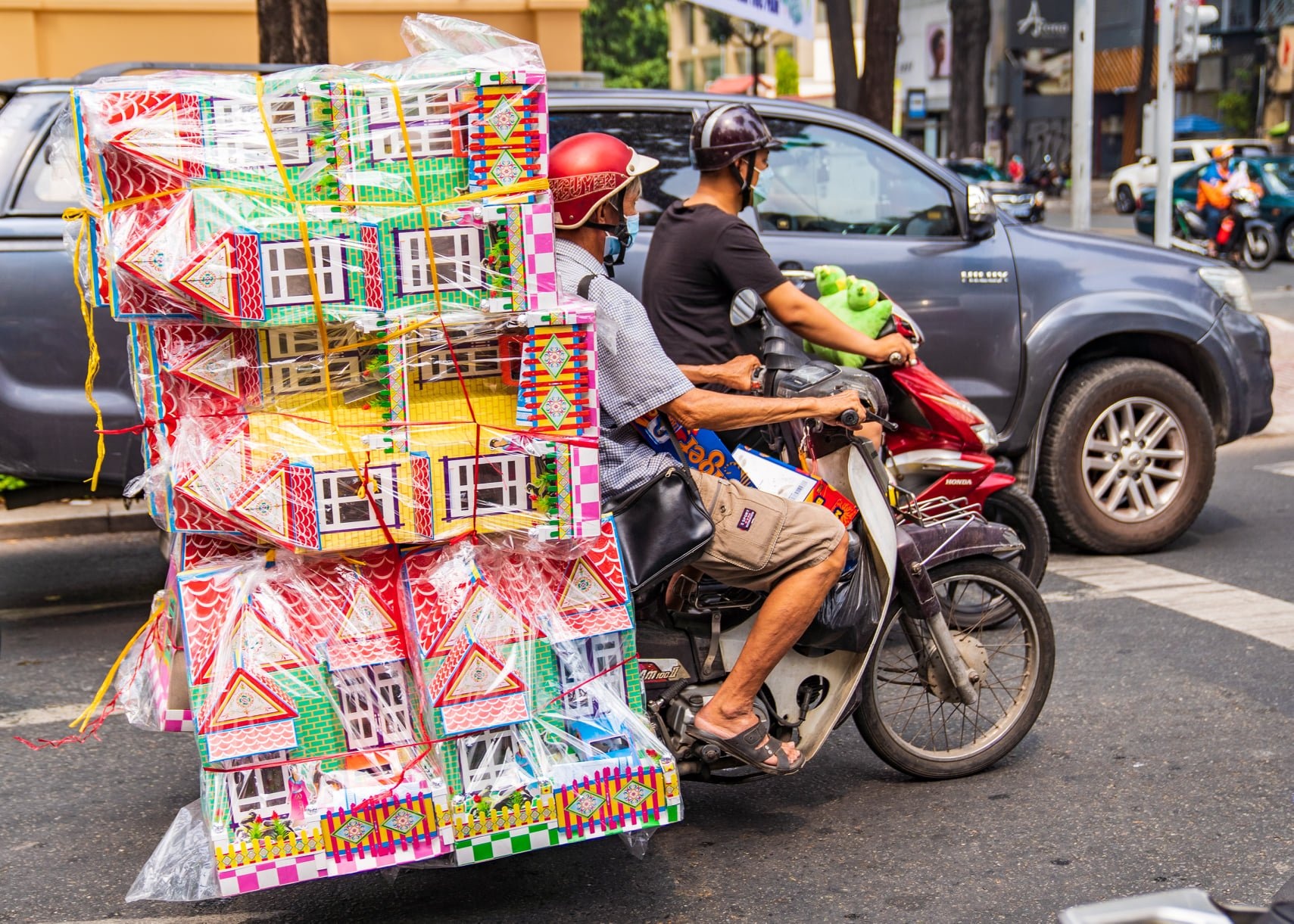 nguoi nuoc ngoai don Tet o TP.HCM anh 10