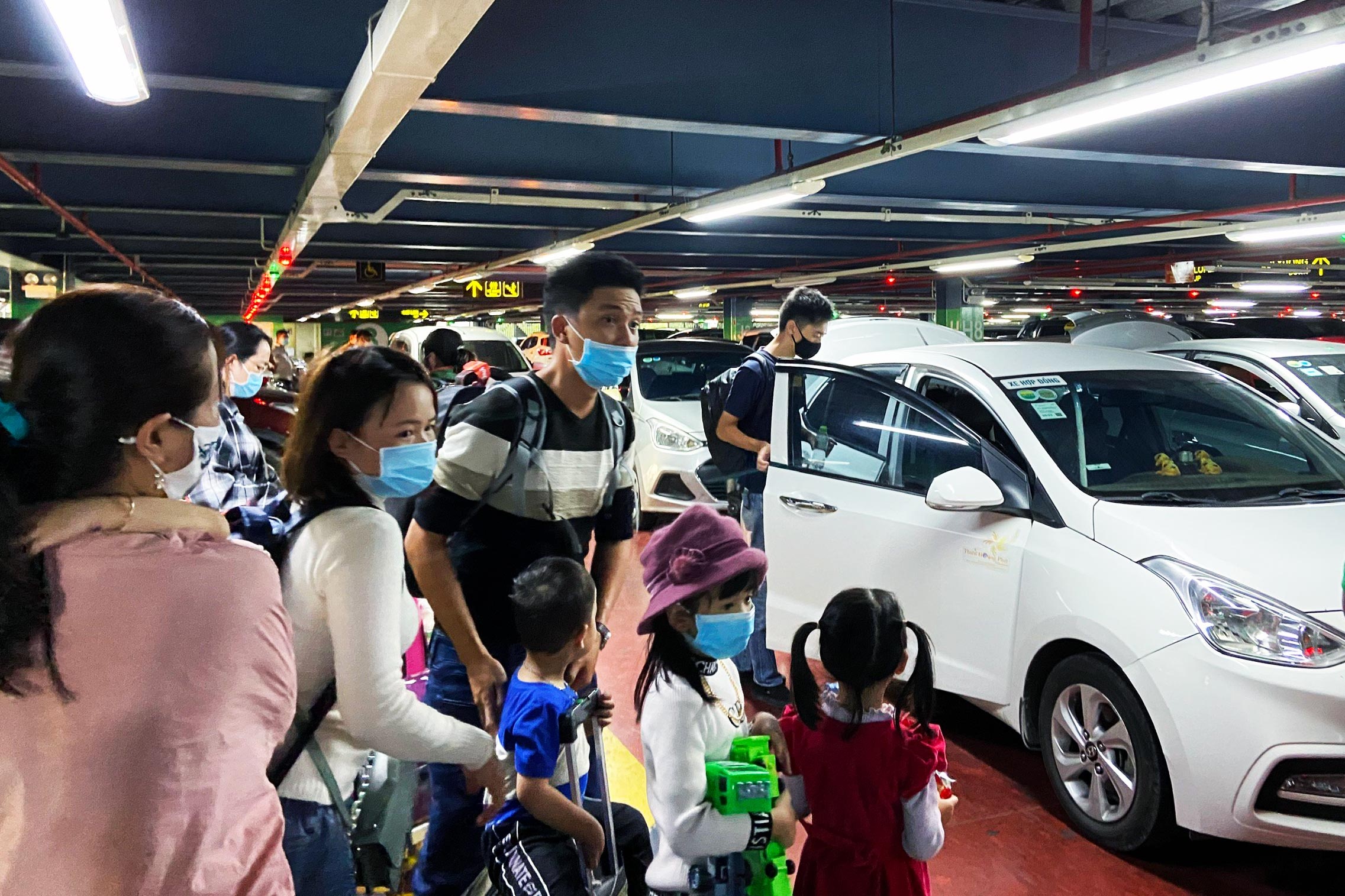 Cư dân khoe giá taxi từ sân bay về chung cư ảnh 1 Cu dan khoe gia taxi tu san bay ve chung cu anh 1