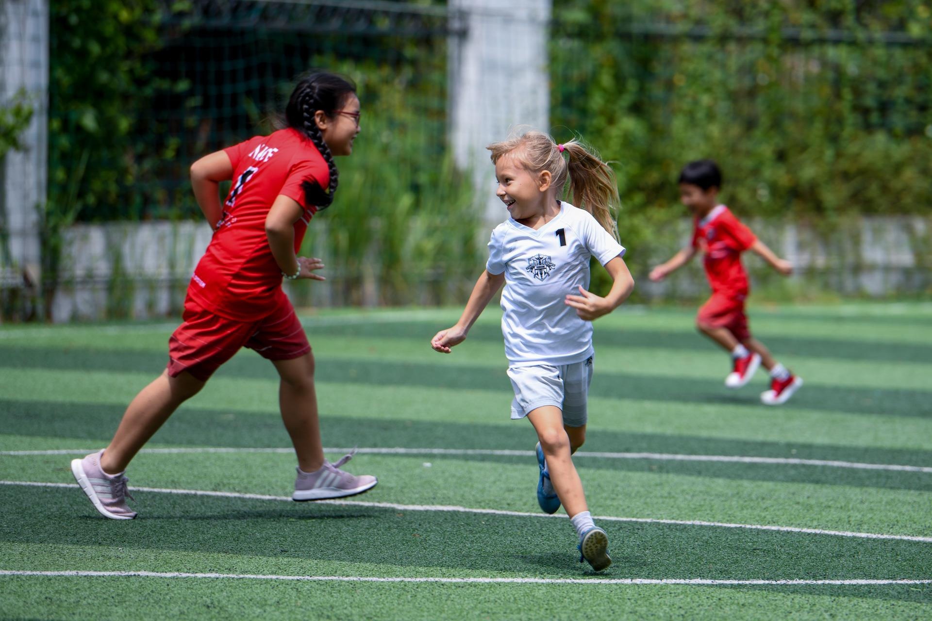 phu huynh nuoc ngoai tim truong hoc cho con anh 3