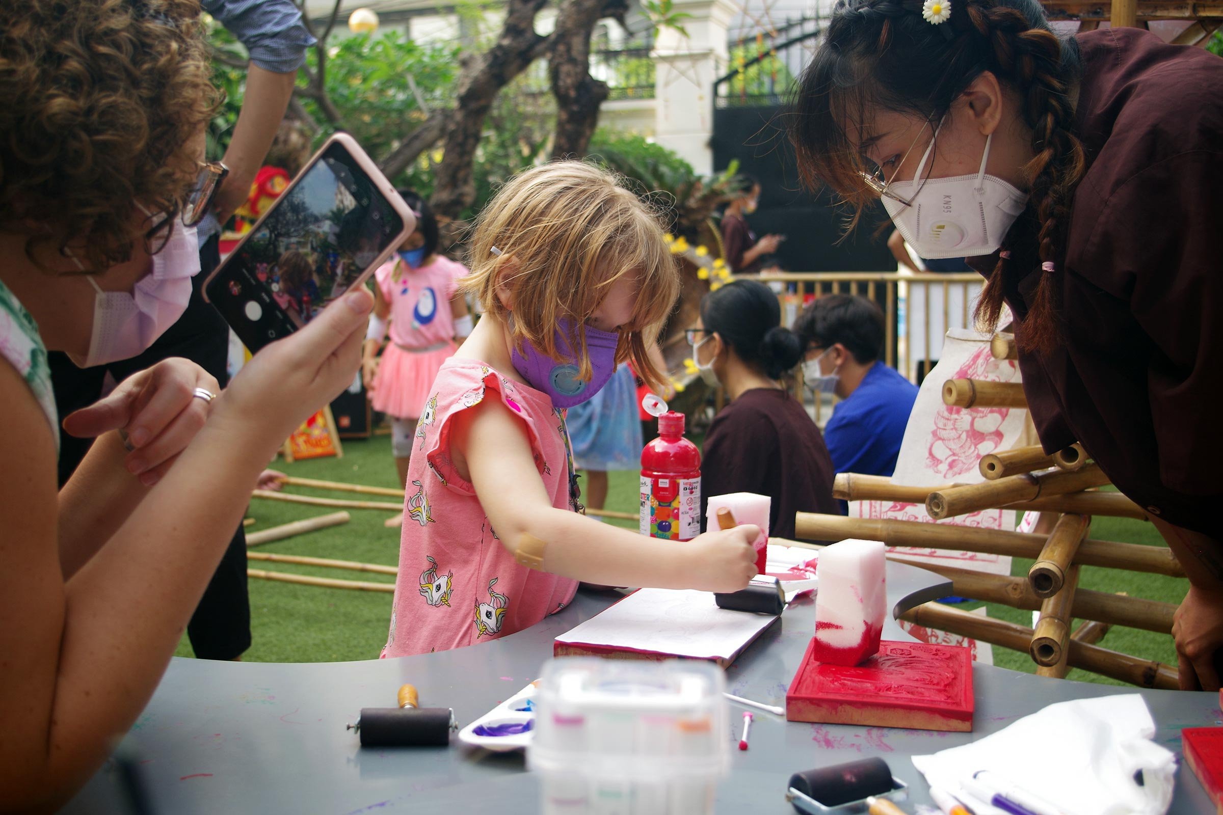 phu huynh nuoc ngoai tim truong hoc cho con anh 2