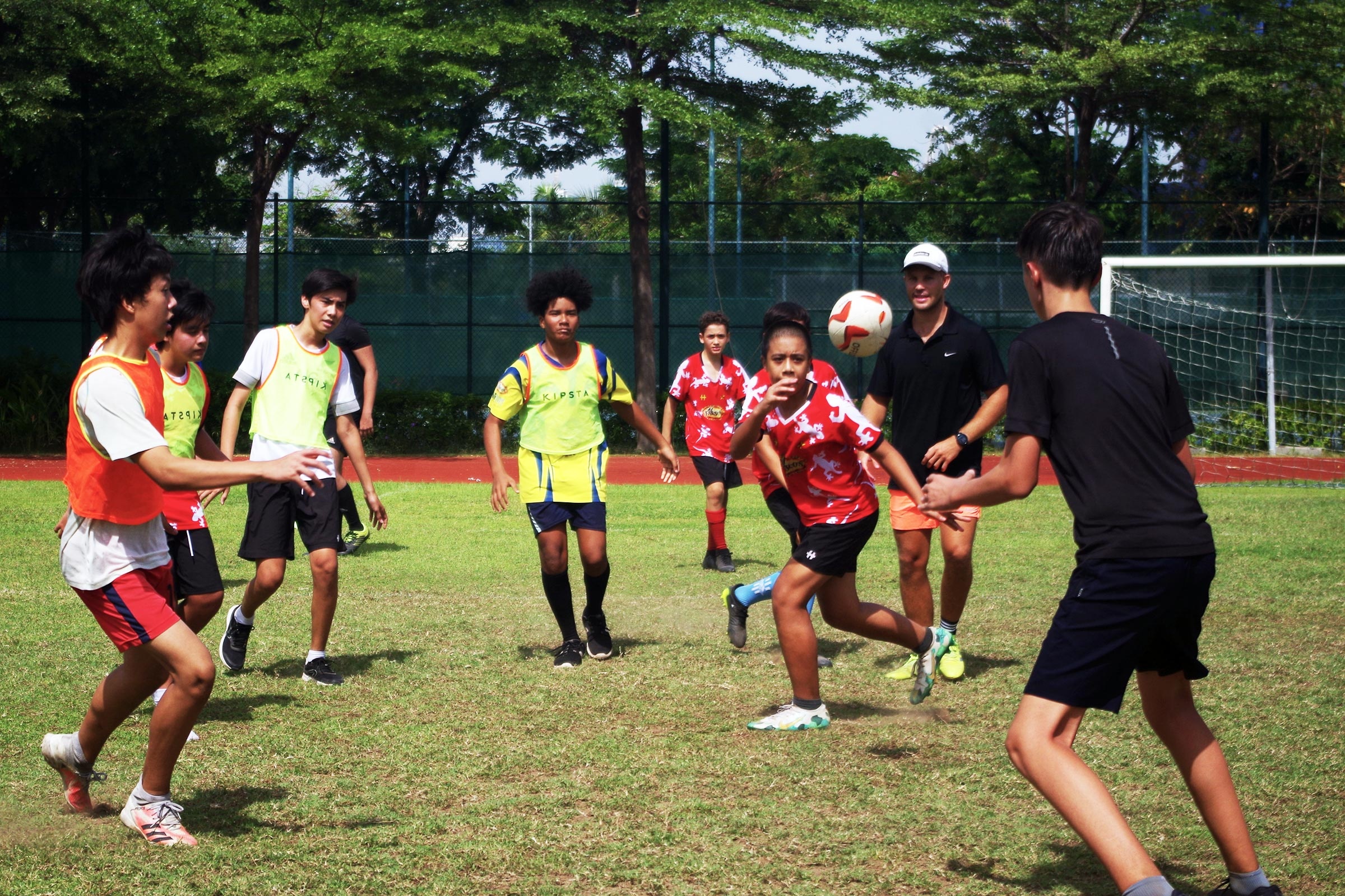 trẻ em TP.HCM đi chơi bóng bầu dục ảnh 4 tre em TP.HCM di choi bong bau duc anh 4