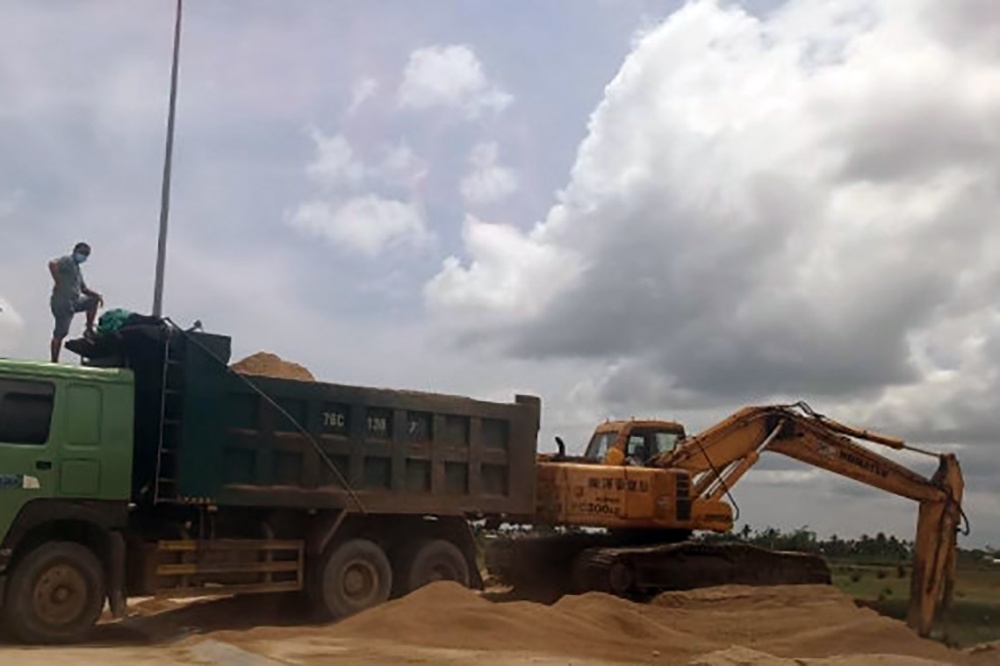 Loat sai pham trong quan ly mo, khai thac dat, cat o Quang Ngai hinh anh