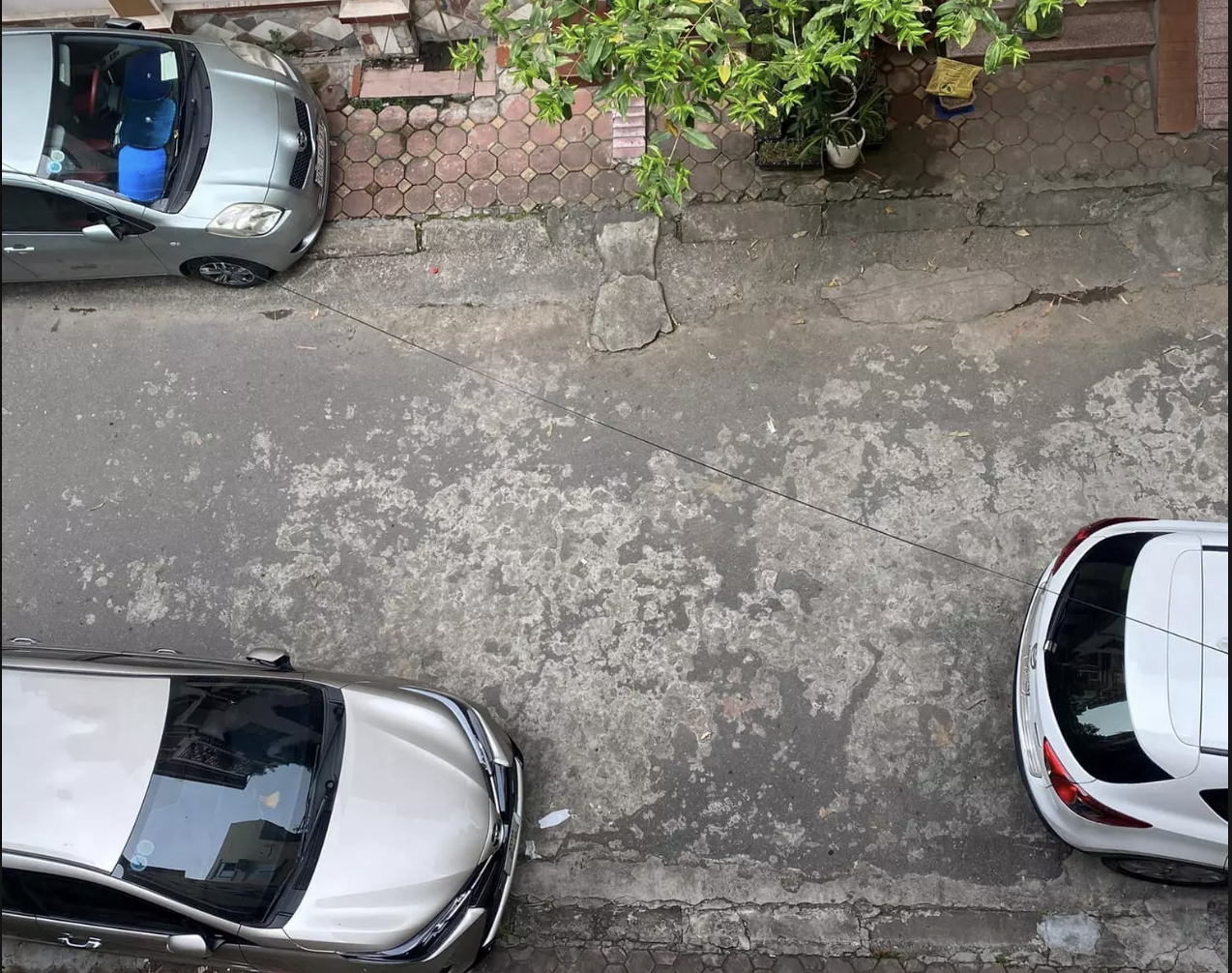 Oto do chan cua,  chu nha ‘can rang’ goi taxi di lam anh 6