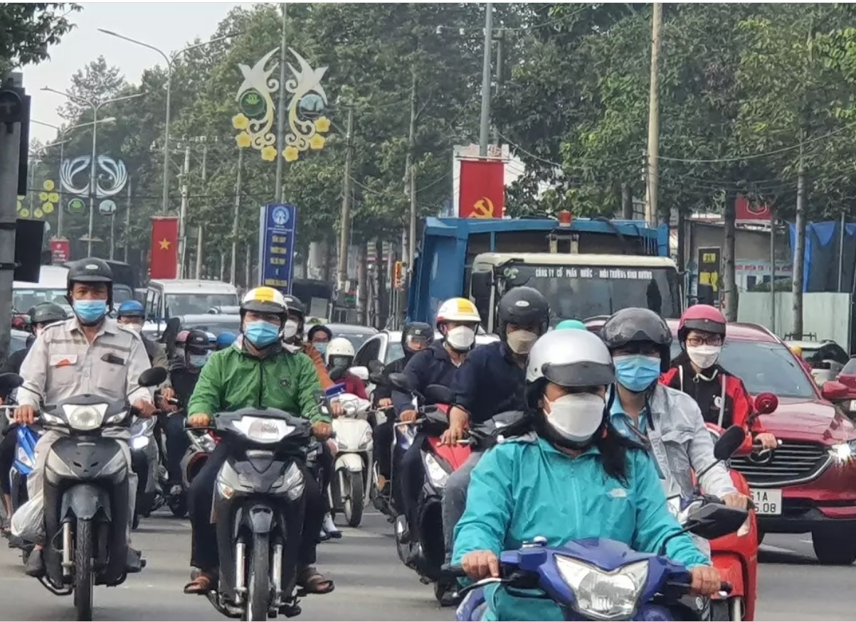 Binh Duong cam xe theo gio tren cac tuyen duong huyet mach hinh anh