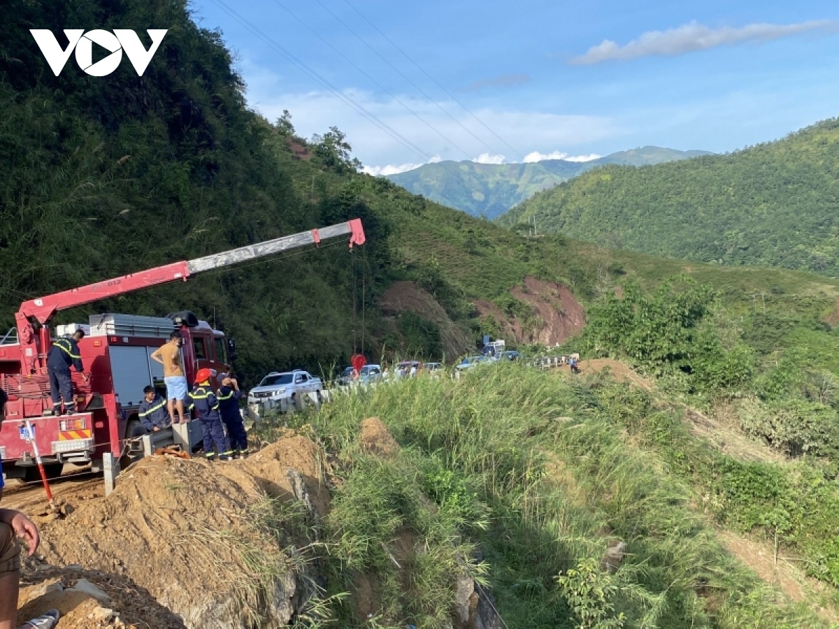 2 vo chong lao xe xuong vuc tu vong anh 1