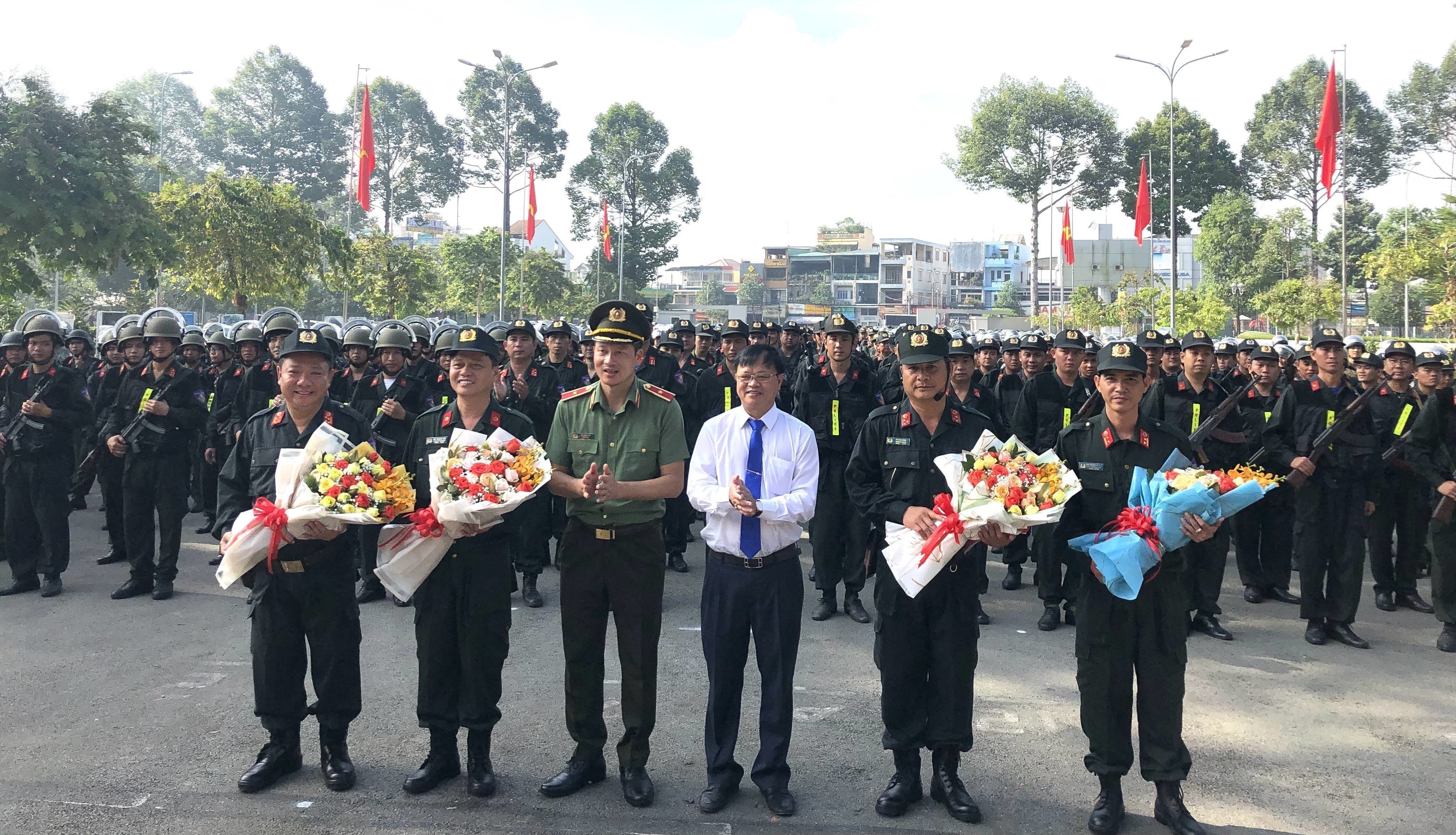 Dong Nai thanh lap Trung doan Canh sat co dong du bi chien dau hinh anh