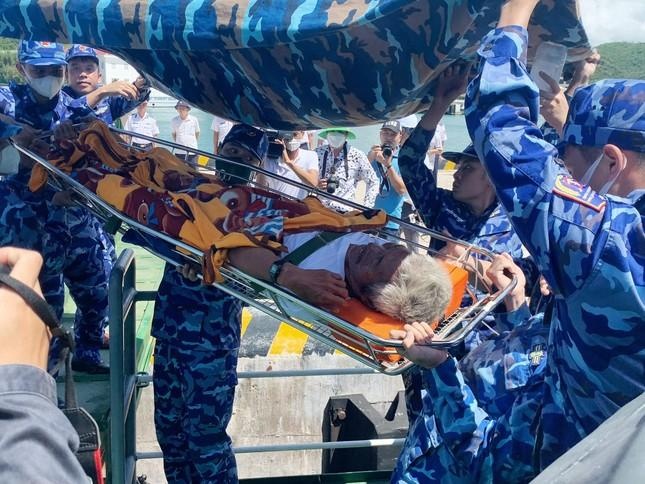 Ket thuc tim kiem, cuu nan tau ca Binh Thuan bi chim hinh anh