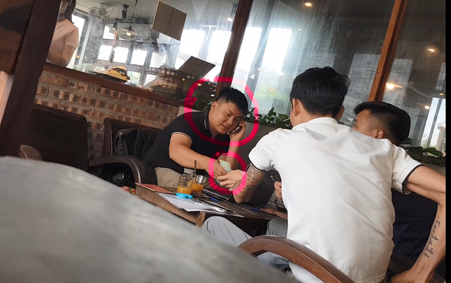 Co ho chieu ngang nhien hoat dong o Ha Noi anh 2