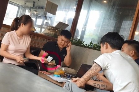 'Co' ho chieu tai Ha Noi: 2,5 trieu dong, lam trong 2 ngay hinh anh