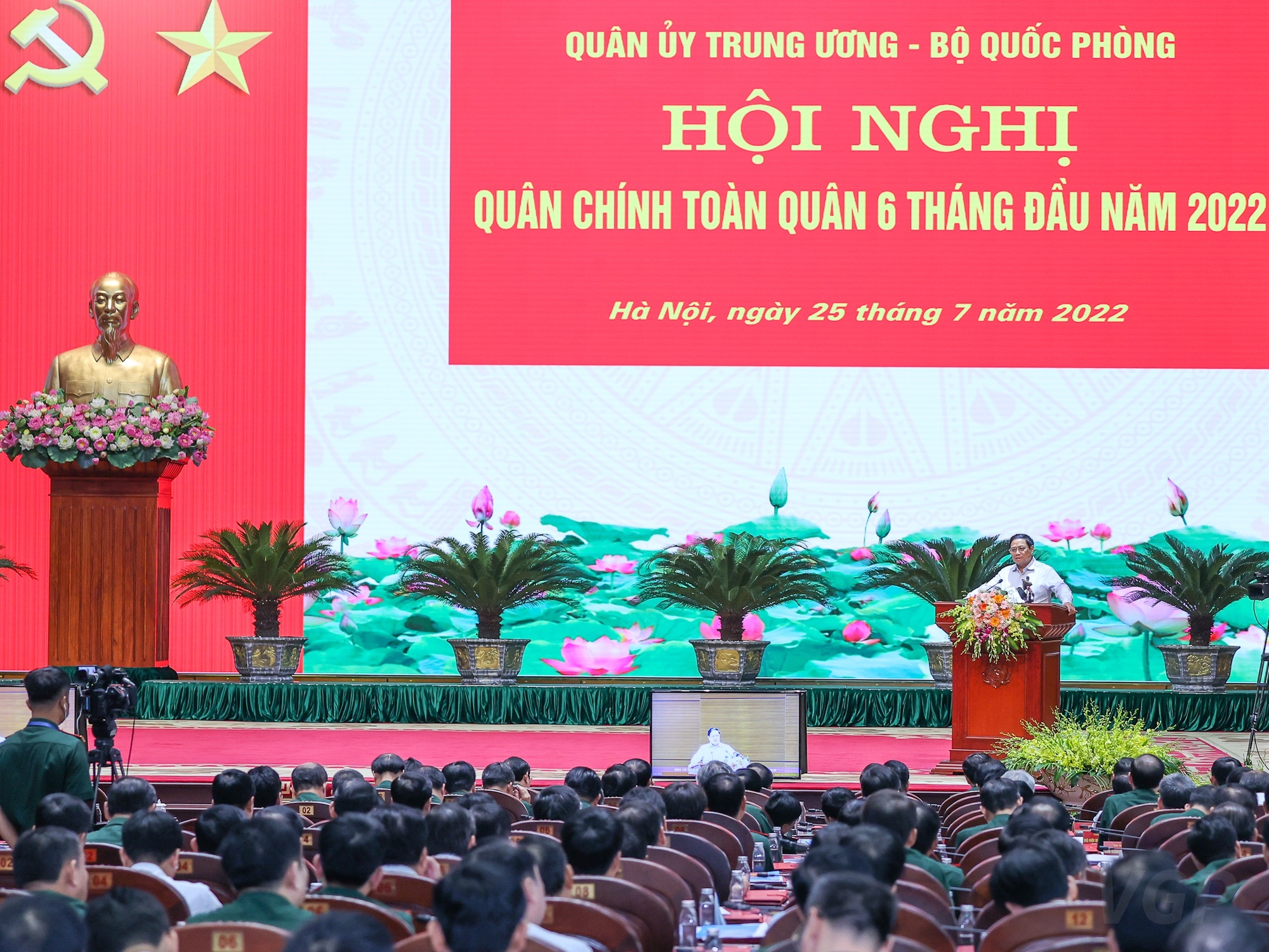 Doi moi cong nghe de tang cuong tiem luc quan su anh 2