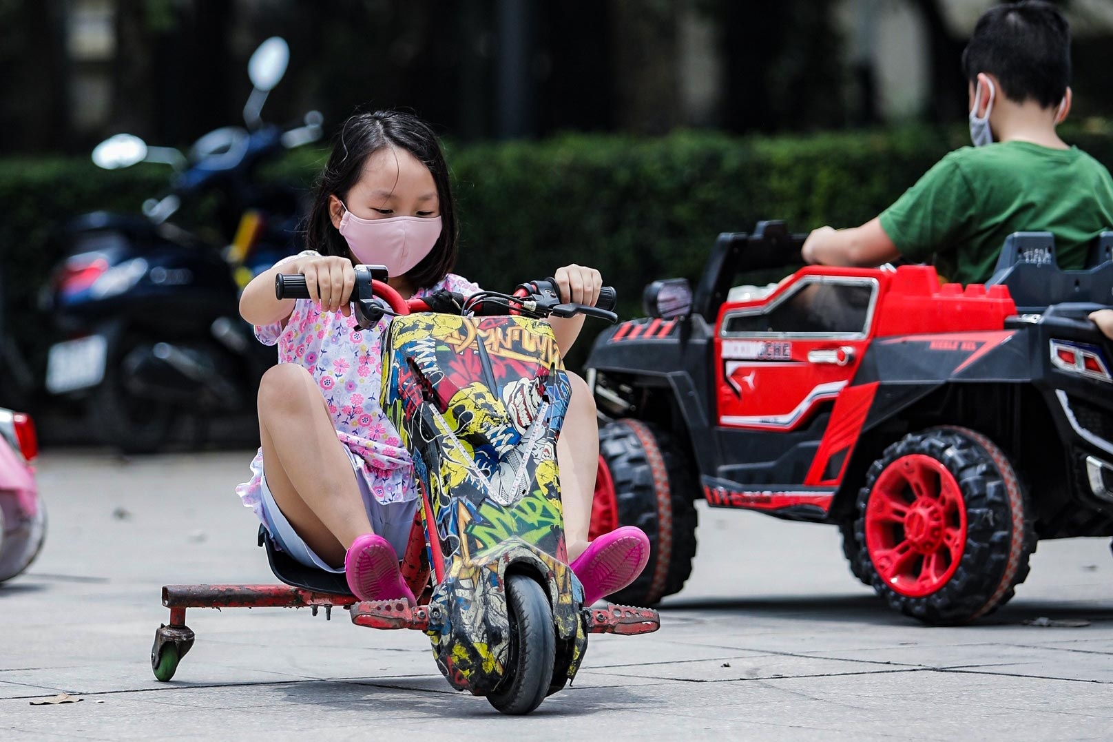 San choi tre em o TP.HCM can them nhieu tro ngoai xich du, cau truot hinh anh