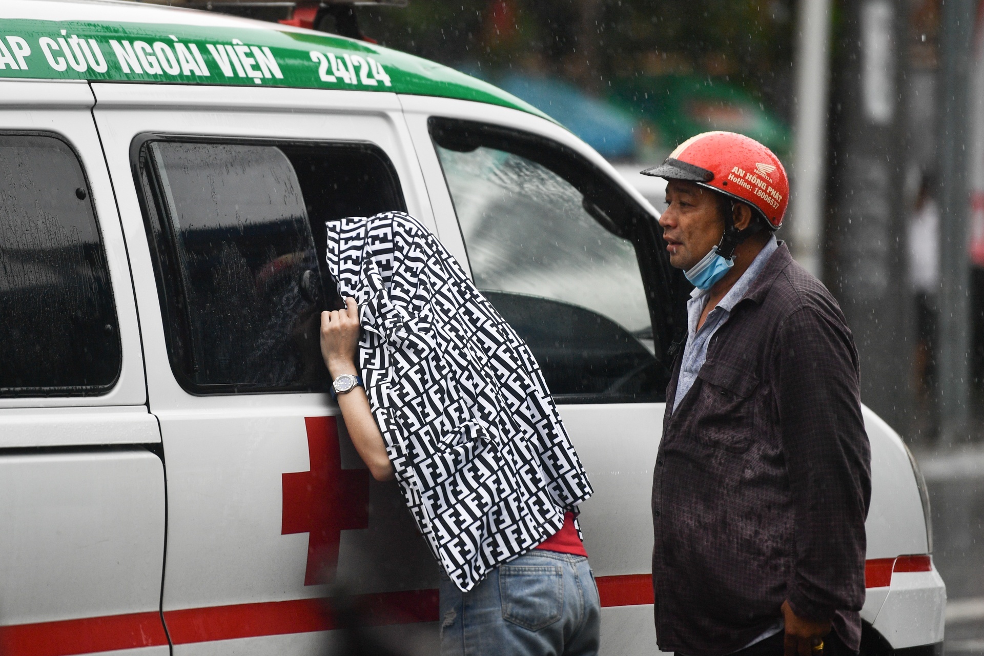 chay quan karaoke anh 1