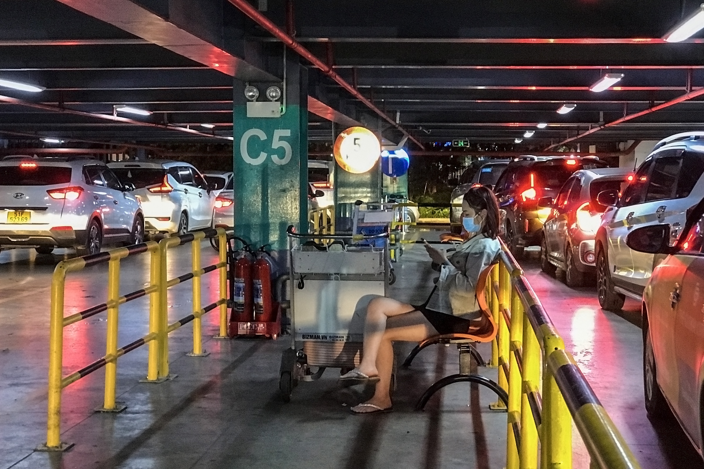 un tac san bay anh 1