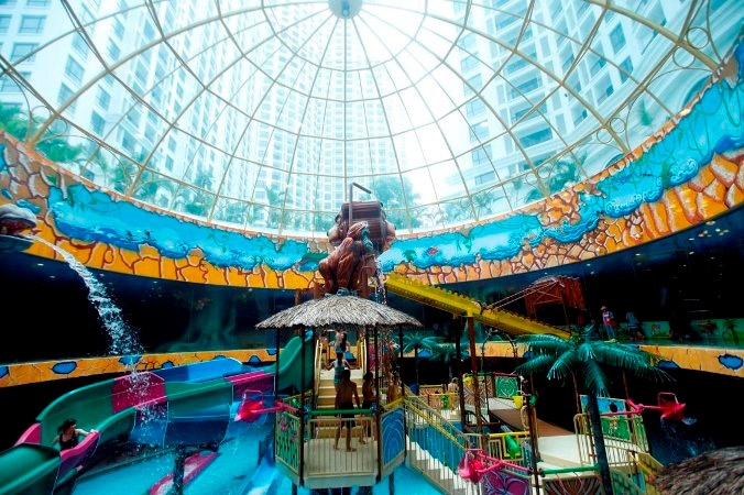 Dai gia Viet do suc xay khu vui choi sang trong hinh anh