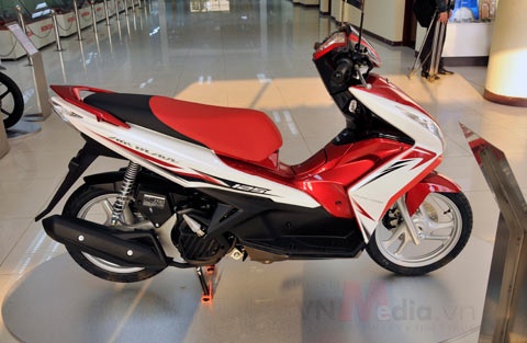 Honda Air Blade giam gia 2,5 trieu dong hinh anh