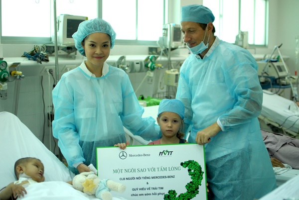 Mercedes-Benz thap lai nu cuoi tre tho hinh anh