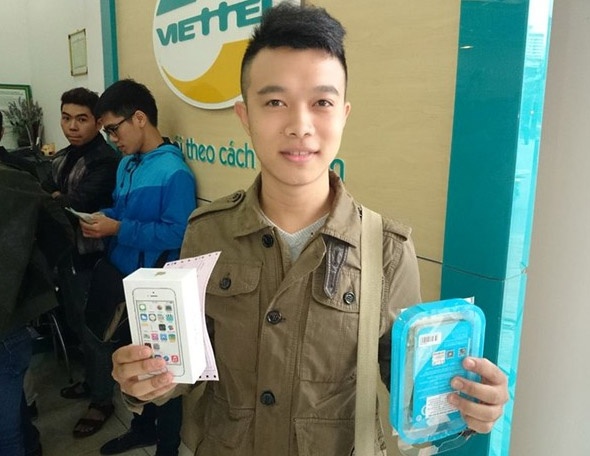 Viettel giam 15% gia ban iPhone 5S cho khach hang than thiet hinh anh