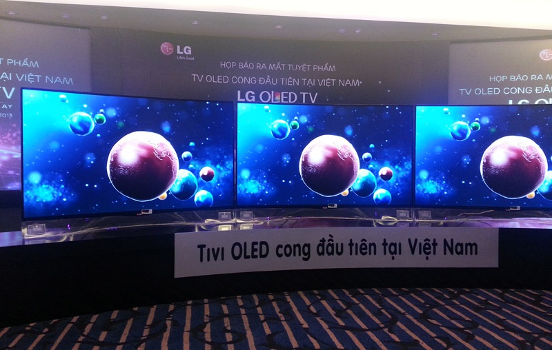 TV OLED cong dau tien tai Viet Nam co gia 250 trieu hinh anh