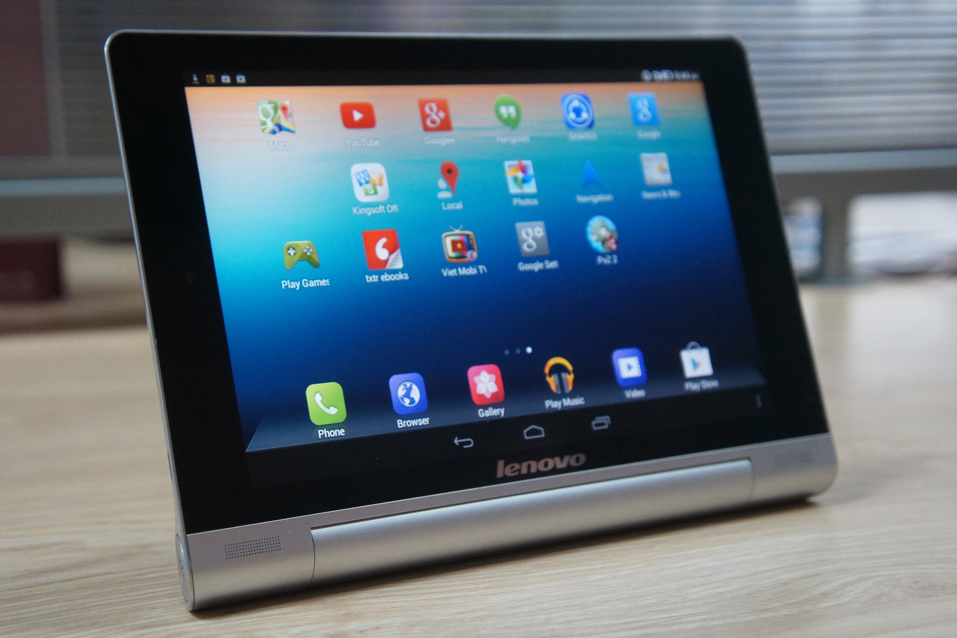 Danh gia Lenovo Yoga Tablet 8: Kieu dang doc, la, pin khoe hinh anh