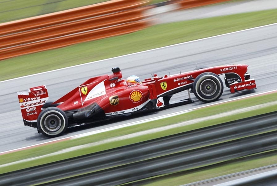 Vong dua F1 Malaysia co gia ve re nhat the gioi hinh anh