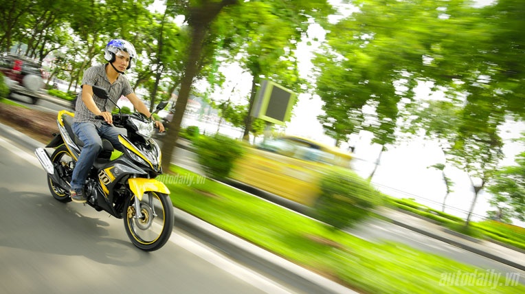 7 kieu di khien xe may an xang hon hinh anh