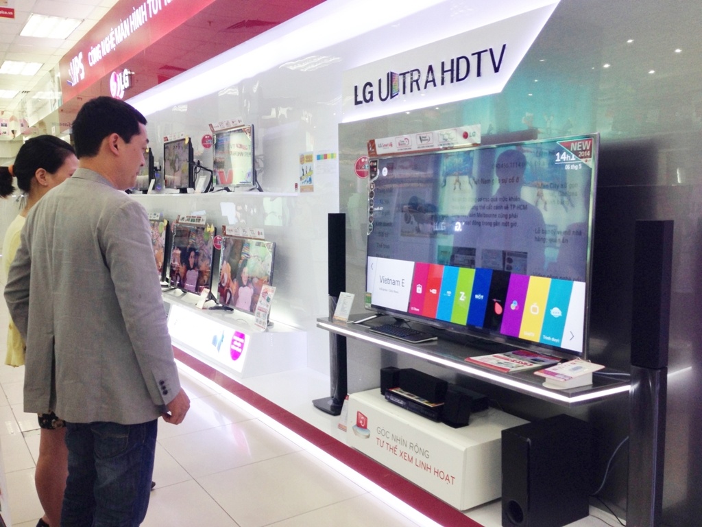 Mua TV phong khach, duoc tang TV phong ngu hinh anh