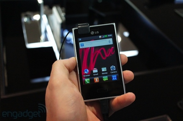 Mua smartphone gia tu 3 trieu tro xuong hinh anh