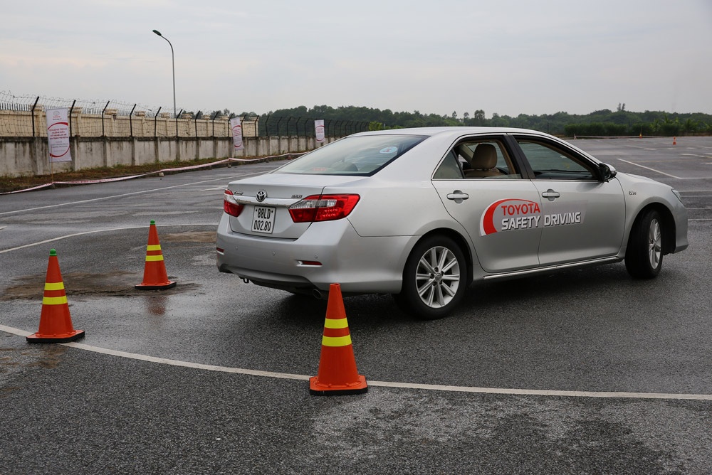 Toyota huong dan lai xe an toan cho CSGT hinh anh