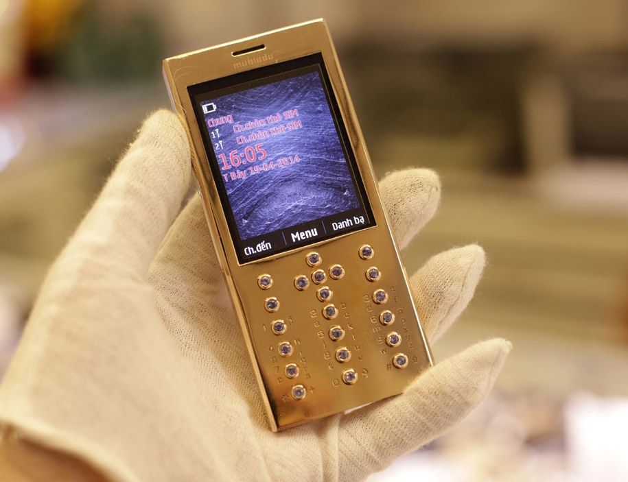 Dien thoai Mobiado dat hon 4 luong vang o Ha Noi hinh anh