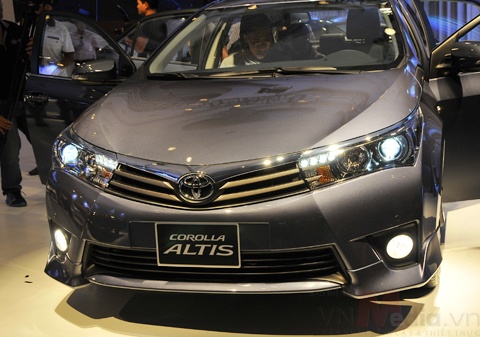 Altis 2.0V trẻ trung và trang bị hiện đại hơn.