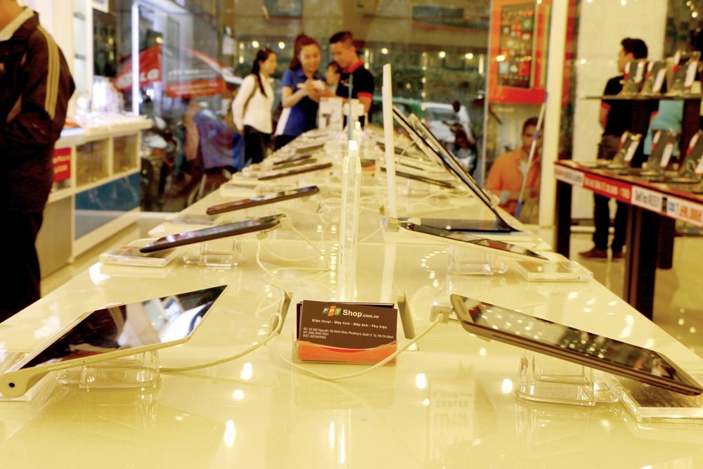 Duoc tang 1 trieu dong khi mua may tinh bang hinh anh