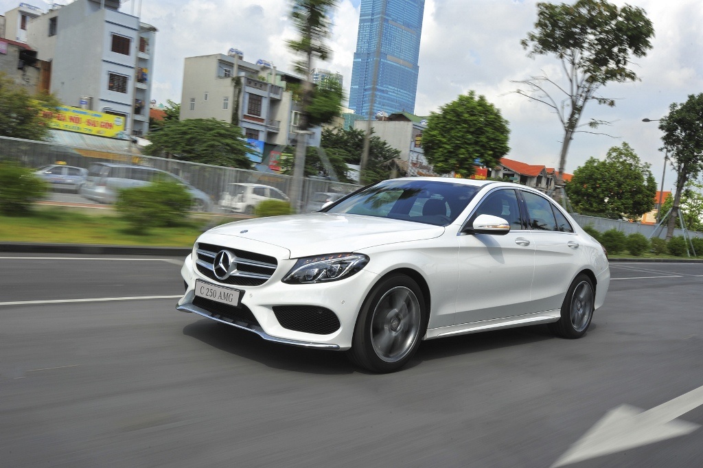 Mercedes C-Class the he 5 ra mat tai Viet Nam hinh anh