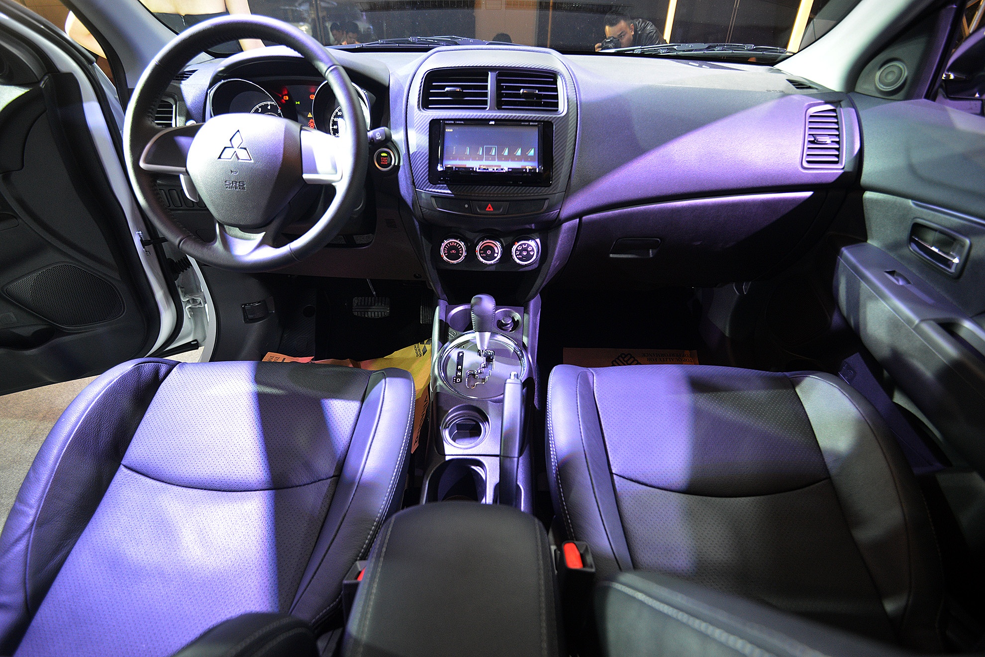 Xe được trang bị động cơ 1.2L MIVEC công nghệ mới nhất của Mitsubshi và hộp số tự động vô cấp CVT INVECS-III. Với hệ thống này, Attrage đạt mức tiêu thụ nhiên liệu thấp nhất trong phân khúc, chỉ 4,7 lít/100km.