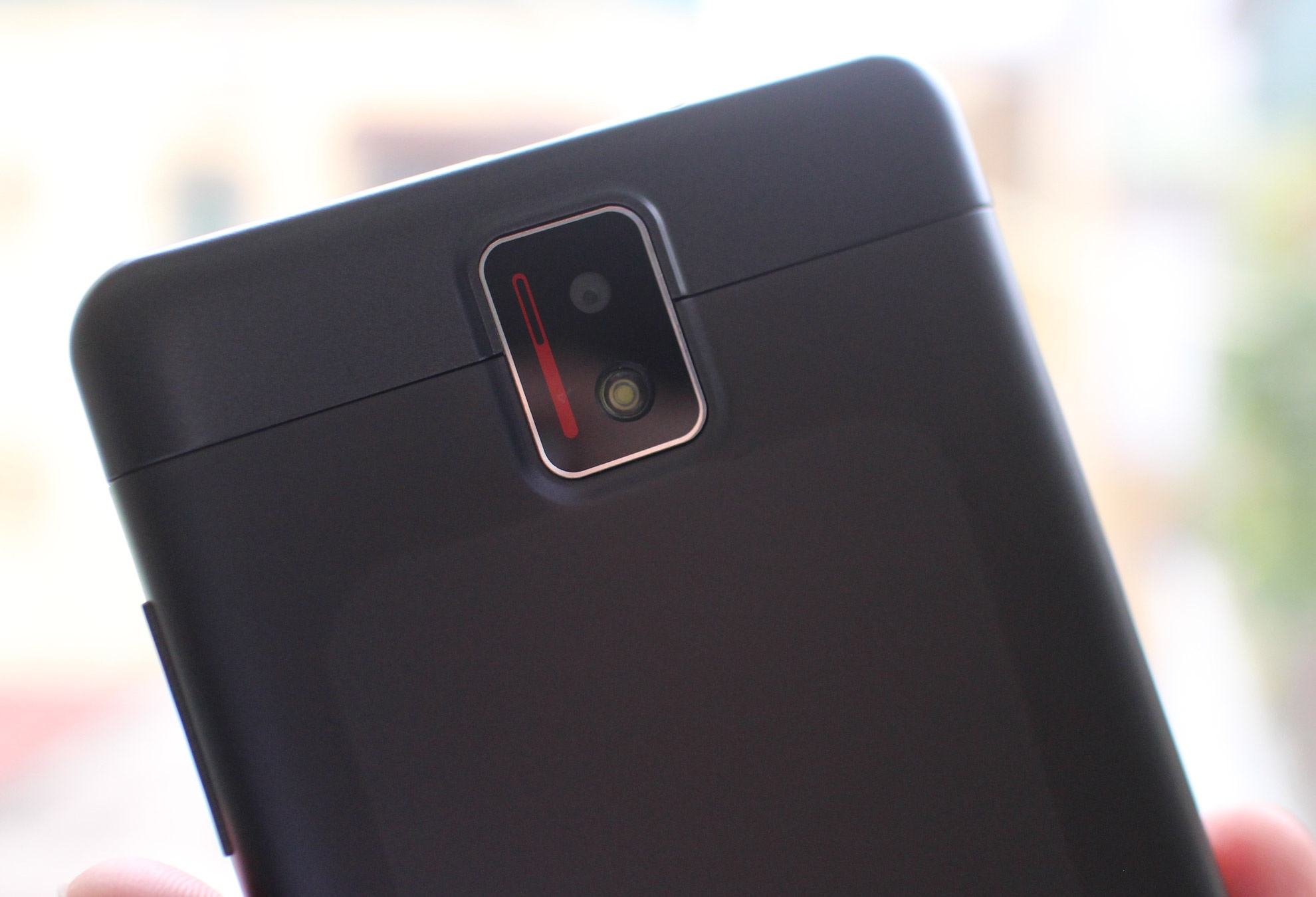 Camera sau của Star 550 có độ phân giải 8 megapixel, được trang bị đèn flash LED.