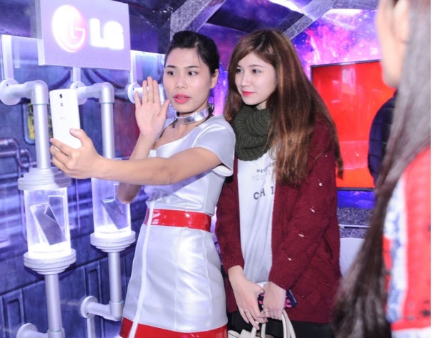 LG to chuc roadshow gioi thieu bo 3 smartphone gia hap dan hinh anh