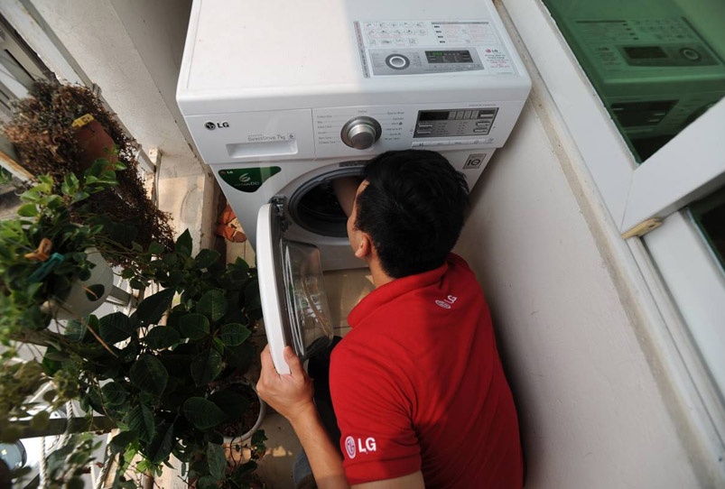 Người dùng là phụ nữ thường không chú ý nhiều đến việc vệ sinh, bảo dưỡng các thiết bị điện tử.