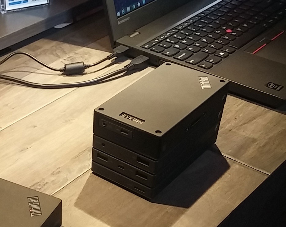 ThinkPad Stack với 4 phụ kiện hỗ trợ hầu hết các nhu cầu thiết yếu là sản phẩm được đánh giá cao về tính sáng tạo.