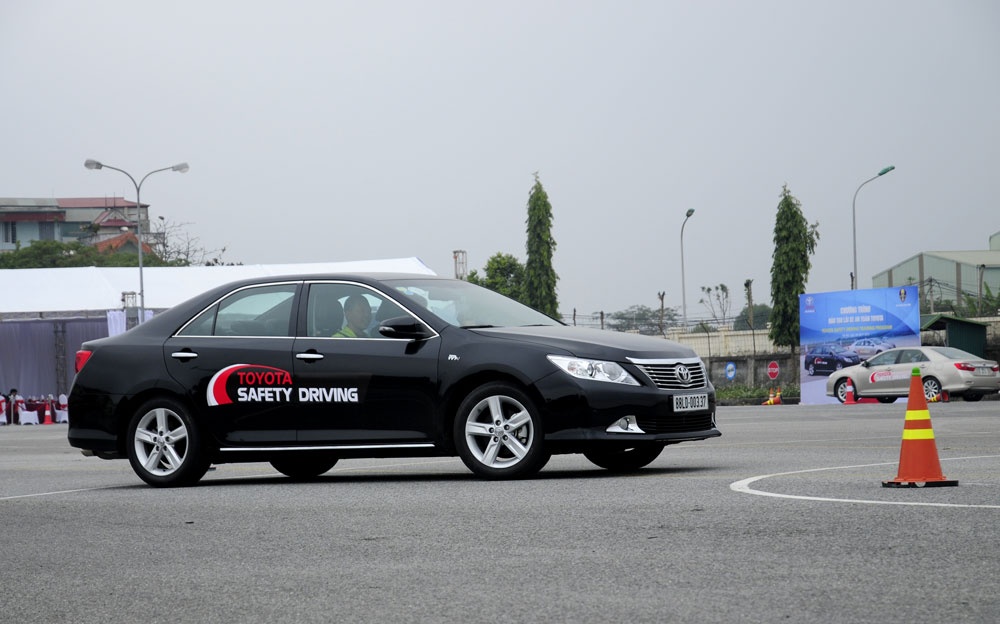 Toyota dao tao lai xe an toan hinh anh