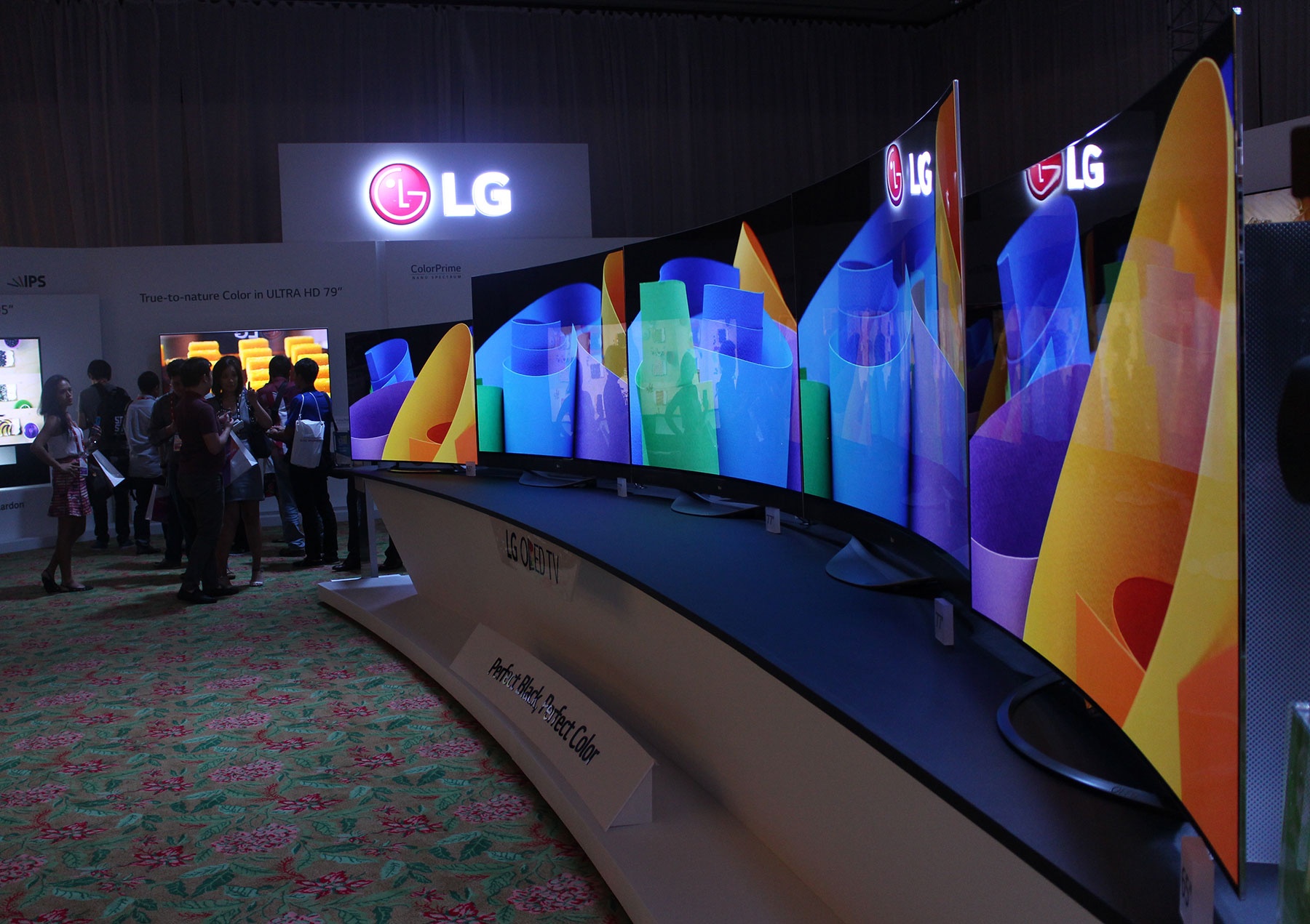 LG trình làng 3 dòng OLED TV tại InnoFest 2015