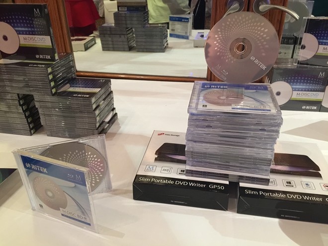 RiTek trinh lang dia Blu-ray 100 GB tai Viet Nam hinh anh