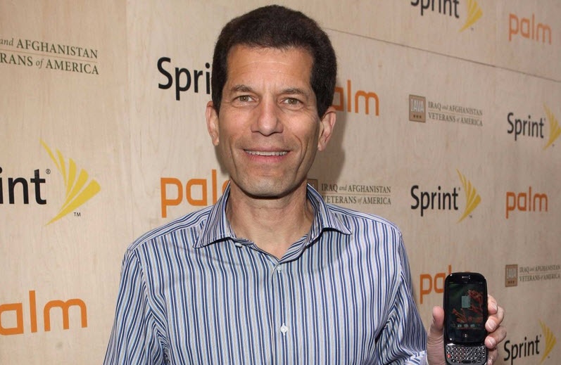 Sau khi rời khỏi mảng iPod của Apple vào năm 2006, Jon Rubinstein gia nhập công ty Elevation Partner và sau đó trở thành CEO của Palm. Sau đó Palm được HP mua lại. Rubinstein rời khỏi HP năm 2012 và được bầu vào hội đồng giám đốc của Qualcomm.